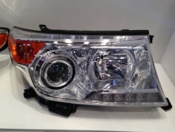 TOYOTA LAND CRUISER 200 2016- Front Head Lamps set New look
