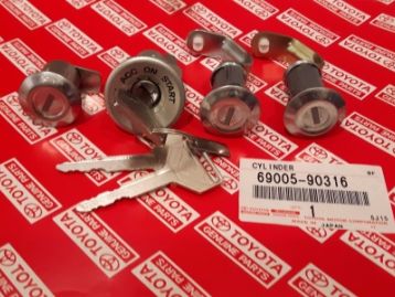 TOYOTA LAND CRUISER 80 1993- BJ40 FJ40 Ignition Cylinder Lock Set w/Keys 69005-90316