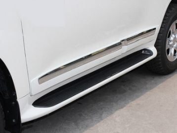 TOYOTA FORTUNER 2012- side step cover LH Genuine